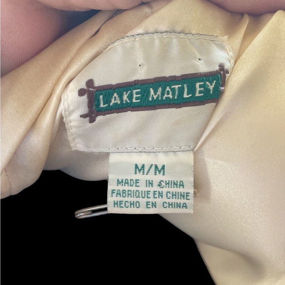 lake Matley  hooded coat. - Picture 7 of 9